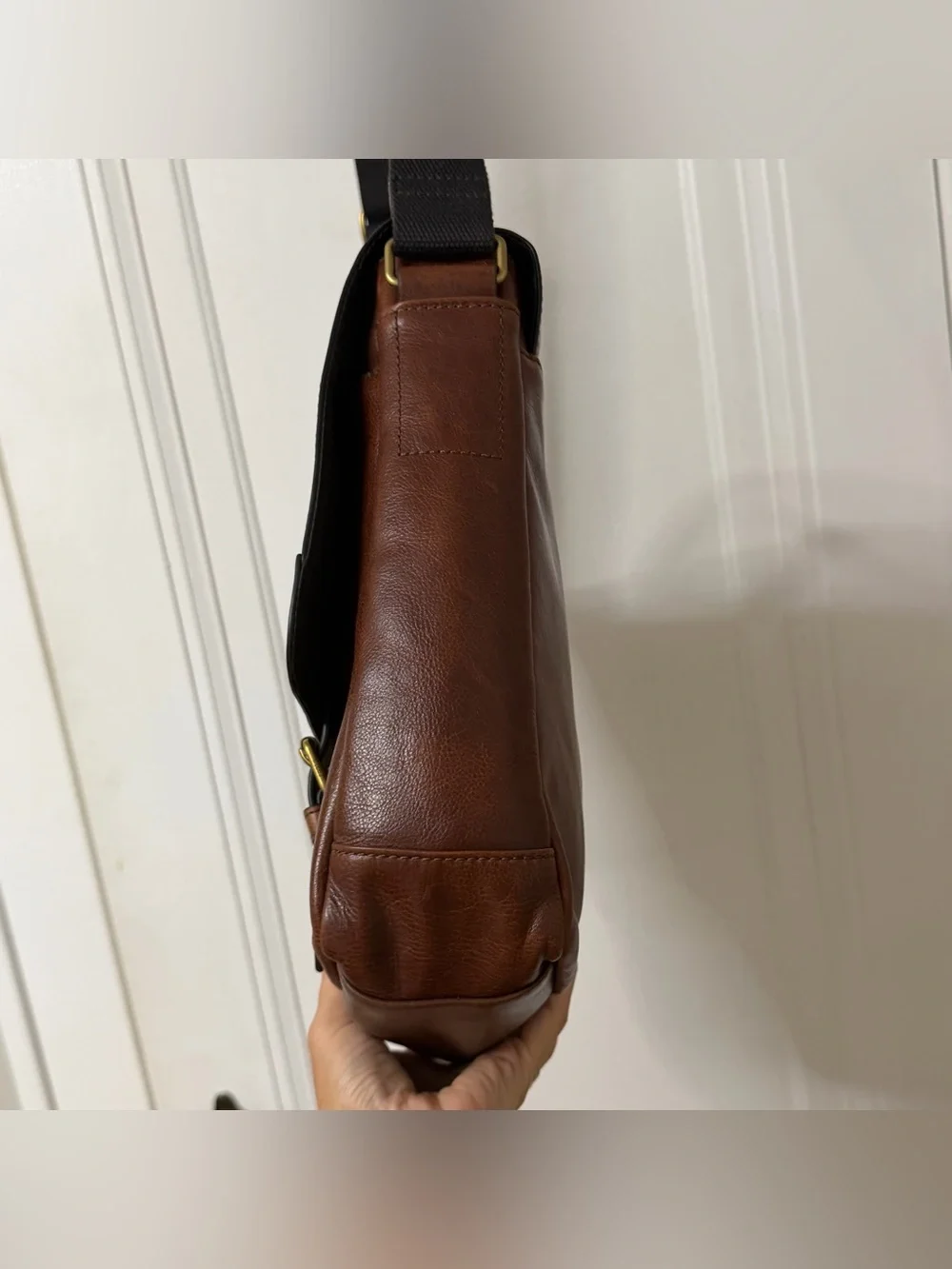 Fossil Brown Leather laptop Messenger Bag with Embossed Logo New